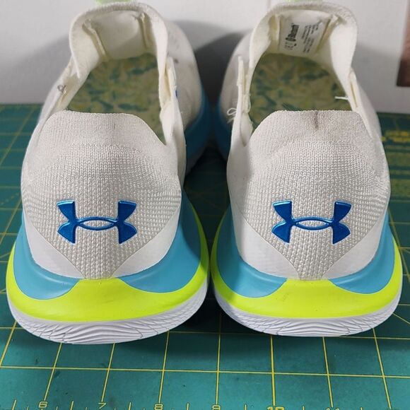 Under Armour UA Flow Synchronicity New Environment Running Shoes - Picture 6 of 12